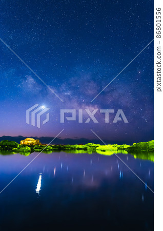 老漁夫的小屋,銀河系和折射 老漁夫的小屋,銀河系和折射 86801556