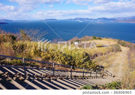從香川縣贊岐市小櫛自然公園眺望小豆島 從香川縣贊岐市小櫛自然公園眺望小豆島 86806965