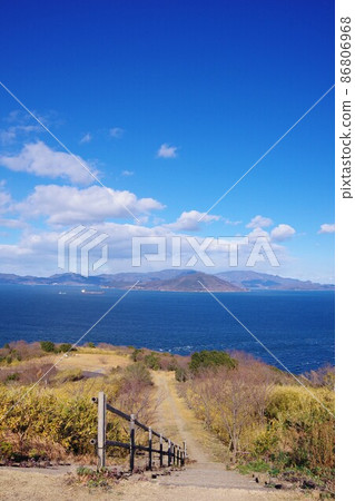 從香川縣贊岐市小櫛自然公園眺望小豆島 從香川縣贊岐市小櫛自然公園眺望小豆島 86806968
