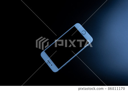 Black (black) background color smartphone (smartphone) Black (black) background color smartphone (smartphone) 86811170