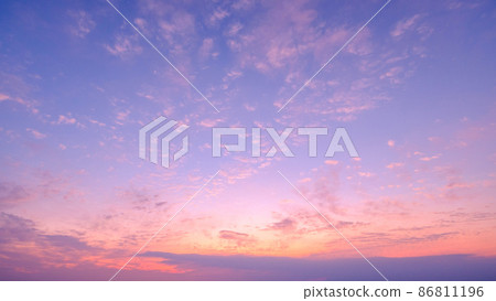 日出的天空 86811196