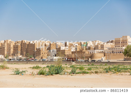 [Yemen] Hadramawt, World Heritage Site Shibam Hadramawt Stone High-rise Buildings 86811419