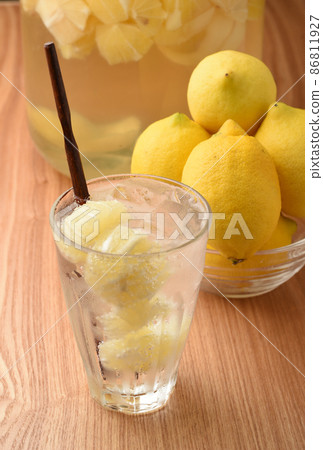 Fresh lemon sour Fresh lemon sour 86811927