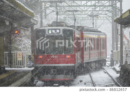 雪箱根大平台站 [Winter 2022] 箱根登山電車 1000 型 86812657