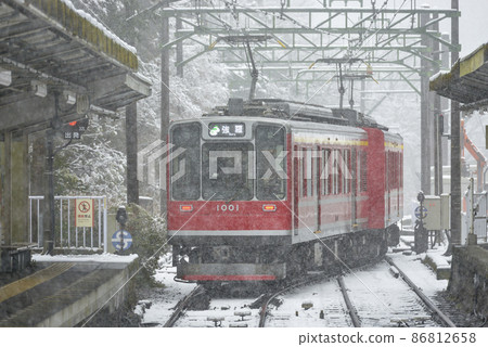 雪箱根大平台站 [Winter 2022] 箱根登山電車 1000 型 86812658
