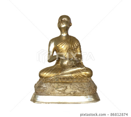 Sitting Buddha statue in brass style isolated on white background. 86812874