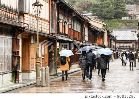 Winter Higashi Chaya Street 86813285