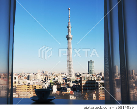 東京天空樹和早晨的咖啡杯 東京天空樹和早晨的咖啡杯 86814059