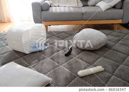 未收拾的客廳風景 86816347