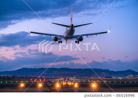 《Osaka Prefecture》 Aircraft / Osaka International Airport 《Osaka Prefecture》 Aircraft / Osaka International Airport 86816996