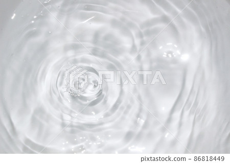524_water_splash 86818449