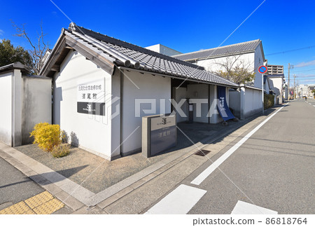 Shiraka Memorial Sake Brewery Museum Sakagurakan (Nishinomiya City, Hyogo Prefecture) Shiraka Memorial Sake Brewery Museum Sakagurakan (Nishinomiya City, Hyogo Prefecture) 86818764