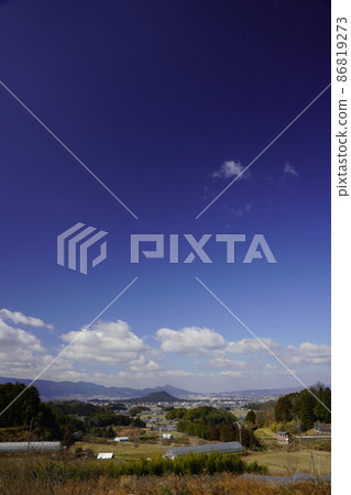 飛鳥之里二條山遠景藍天 86819273