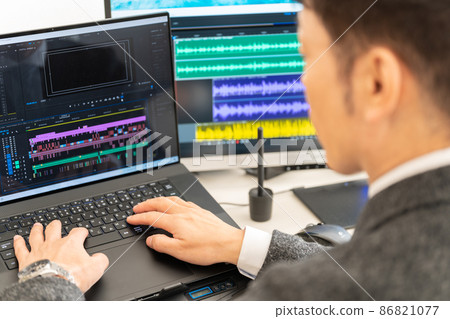 Video / Video Creator Male Laptop Video Production Video / Video Creator Male Laptop Video Production 86821077