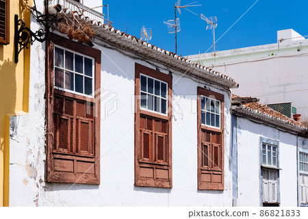 Traditional colonial architecture in La Canela quarter of Santa Cruz de La Palma 86821833