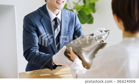 評估師和客戶評估袋子 86824006