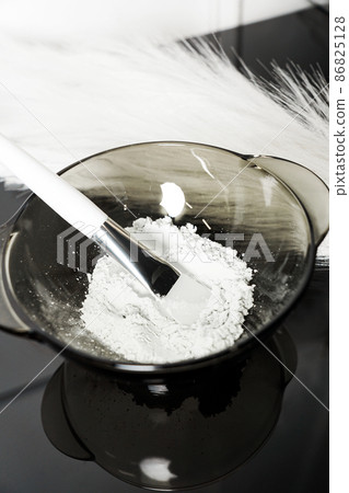 Kaolin clay white powder cosmetic grade for face mask and spa treatments Kaolin clay white powder cosmetic grade for face mask and spa treatments 86825128