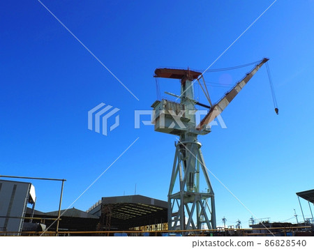 Large crane 86828540