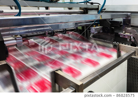 printing process in a modern printing house 86828575