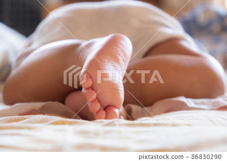 Close up picture of new born baby feet Close up picture of new born baby feet 86830290