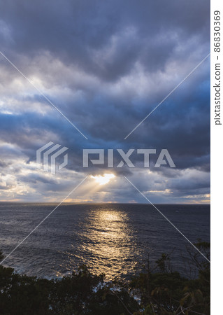 Scenery where you can see the sea of Yakushima Scenery where you can see the sea of Yakushima 86830369