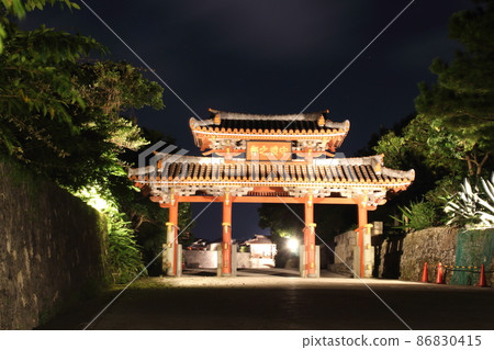 沖繩縣那霸市守禮門首里城夜景 沖繩縣那霸市守禮門首里城夜景 86830415