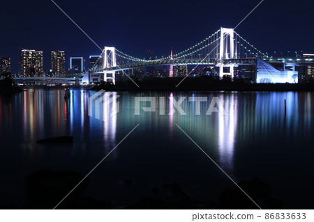 Rainbow Bridge at night 86833633