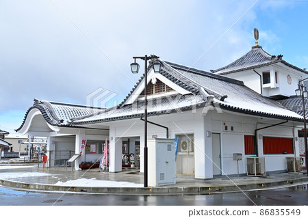 Castle Museum in front of Azuchi Station 86835549