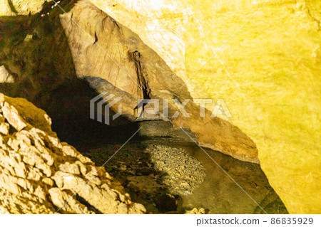 Inside the cave 86835929