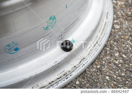 [Car] Wheels and air valves 86842497