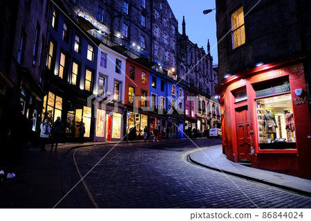 Film location 86844024