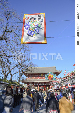 Nakamise Street, which is crowded with first-time visitors to Asakusa, Taito-ku, Tokyo Nakamise Street, which is crowded with first-time visitors to Asakusa, Taito-ku, Tokyo 86844462