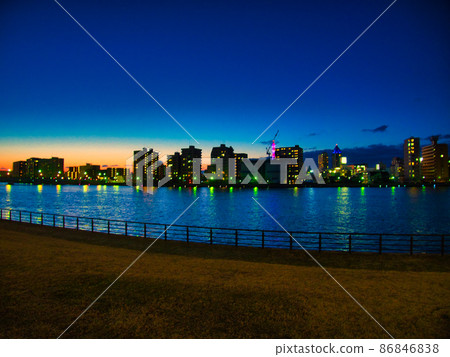 Sunset at Yasuragi Embankment in Niigata City Sunset at Yasuragi Embankment in Niigata City 86846838