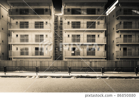 Unmanned 5-story public housing (monochrome) after residents have evacuated due to redevelopment Unmanned 5-story public housing (monochrome) after residents have evacuated due to redevelopment 86850880
