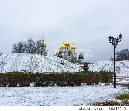 Snow, church, sledding 86852943