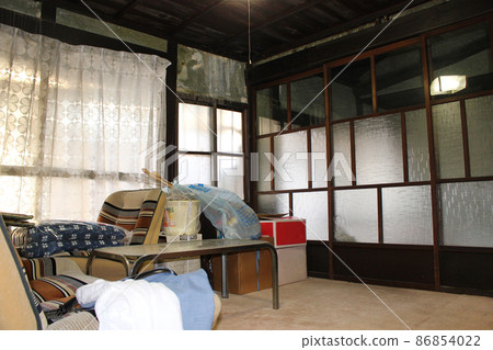 【木屋內】整理遺物、災厄、骯髒房間的影像 86854022