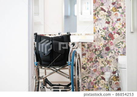 Wheelchairs, barrier-free houses, washrooms 86854253