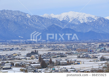 冬天安曇野和北阿爾卑斯山 86855923