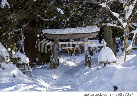 藍天白雪白川鄉 86857354
