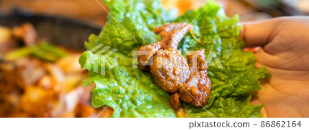 黑豬肉 韓國 食物 料理 菜包肉 餐廳 熟的 쌈 Pan fried black pork 黒豚 黑豬肉 韓國 食物 料理 菜包肉 餐廳 熟的 쌈 Pan fried black pork 黒豚 86862164