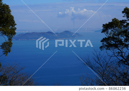 從岡山縣最南端毛島最高峰大石山山頂看到的福山市 1 岡山縣笠岡市 從岡山縣最南端毛島最高峰大石山山頂看到的福山市 1 岡山縣笠岡市 86862236