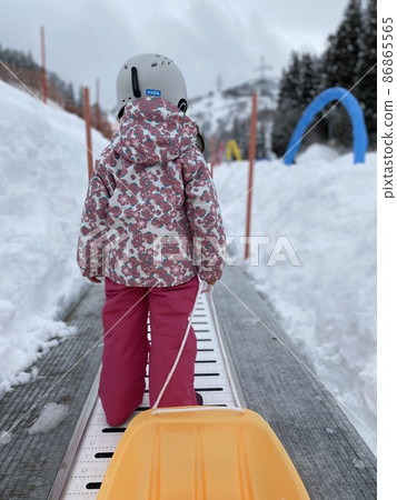 以參加奧運會為目標的小女孩 86865565