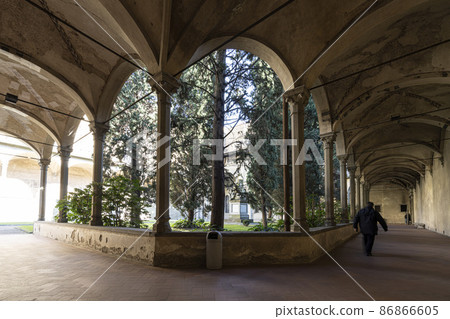 Large cloister in the Santa Croce church in Florence, Italy Large cloister in the Santa Croce church in Florence, Italy 86866605