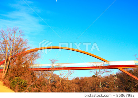 倉池公園、豐田市、彩虹橋的風景 倉池公園、豐田市、彩虹橋的風景 86867982
