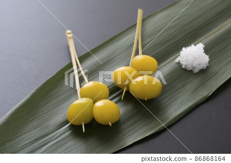 Ginkgo nuts 86868164