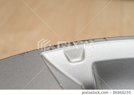 [Car] Wheel scratches 86868250