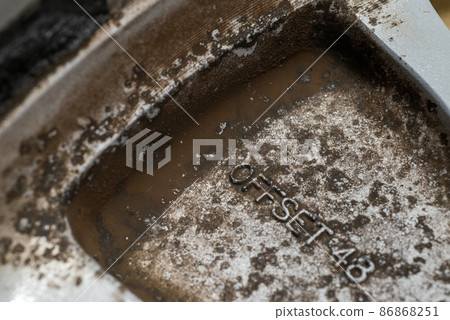 [Car] Brake dust on the back of the spokes 86868251