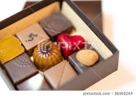 Valentine chocolate white day image 86868264