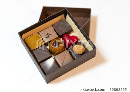 Valentine chocolate white day image 86868265