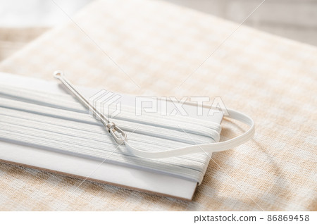 Rubber and rubber thread 86869458